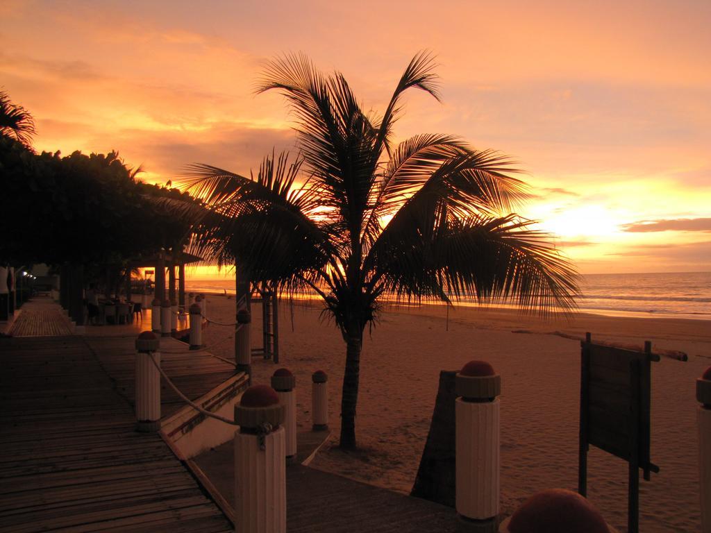 Playa Almendro Resort Tonsupa Eksteriør bilde
