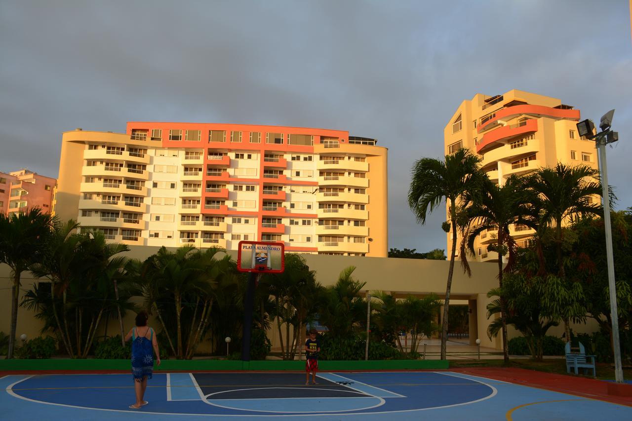 Playa Almendro Resort Tonsupa Eksteriør bilde
